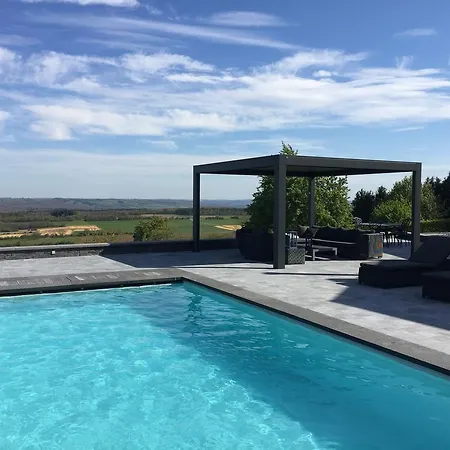 Maison Pomme Bed & Breakfast 4*